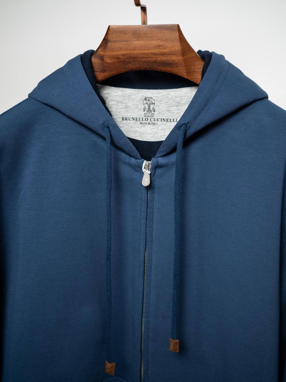 МУЖСКОЙ КОСТЮМ BRUNELLO CUCINELLI детальное фото