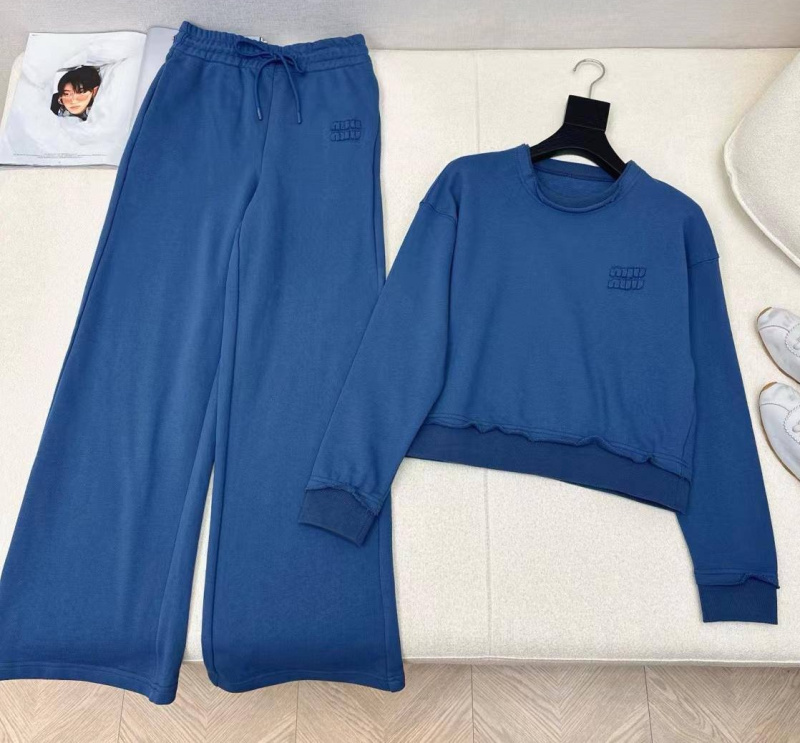 КОСТЮМ MIU MIU фото