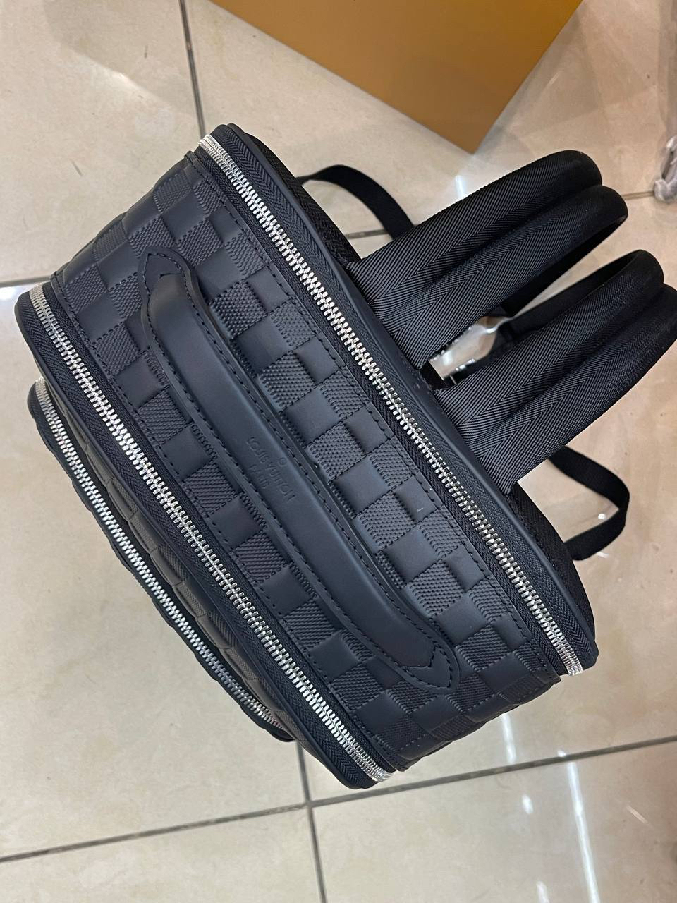 МУЖСКОЙ РЮКЗАК LOUIS VUITTON детальное фото