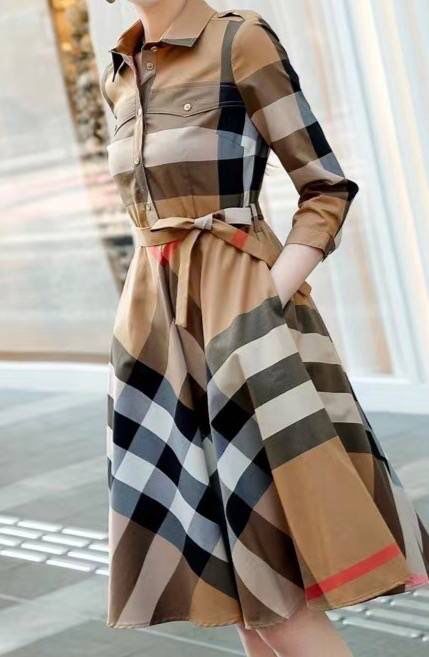 ПЛАТЬЕ BURBERRY детальное фото