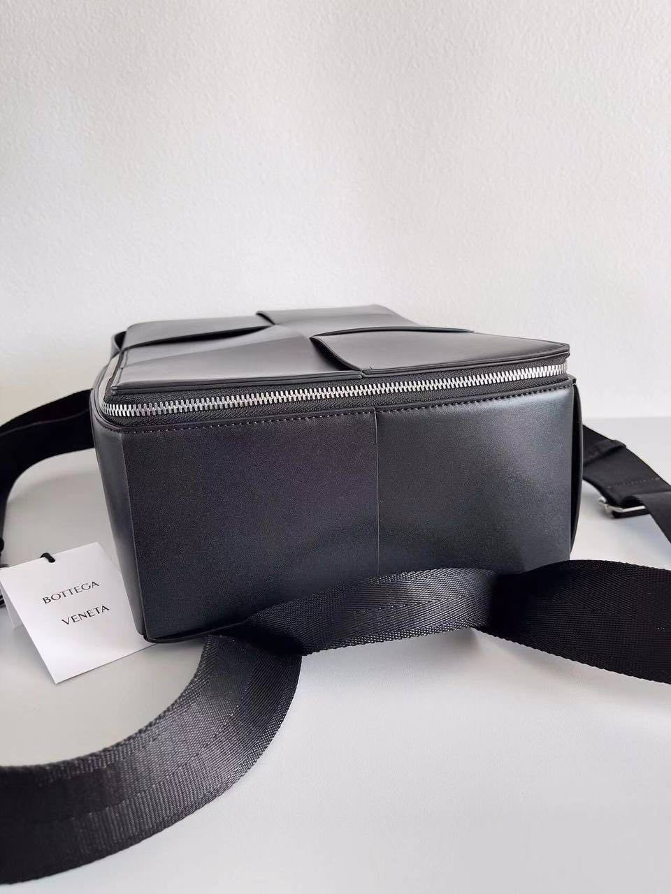 МУЖСКОЙ РЮКЗАК BOTTEGA VENETA детальное фото