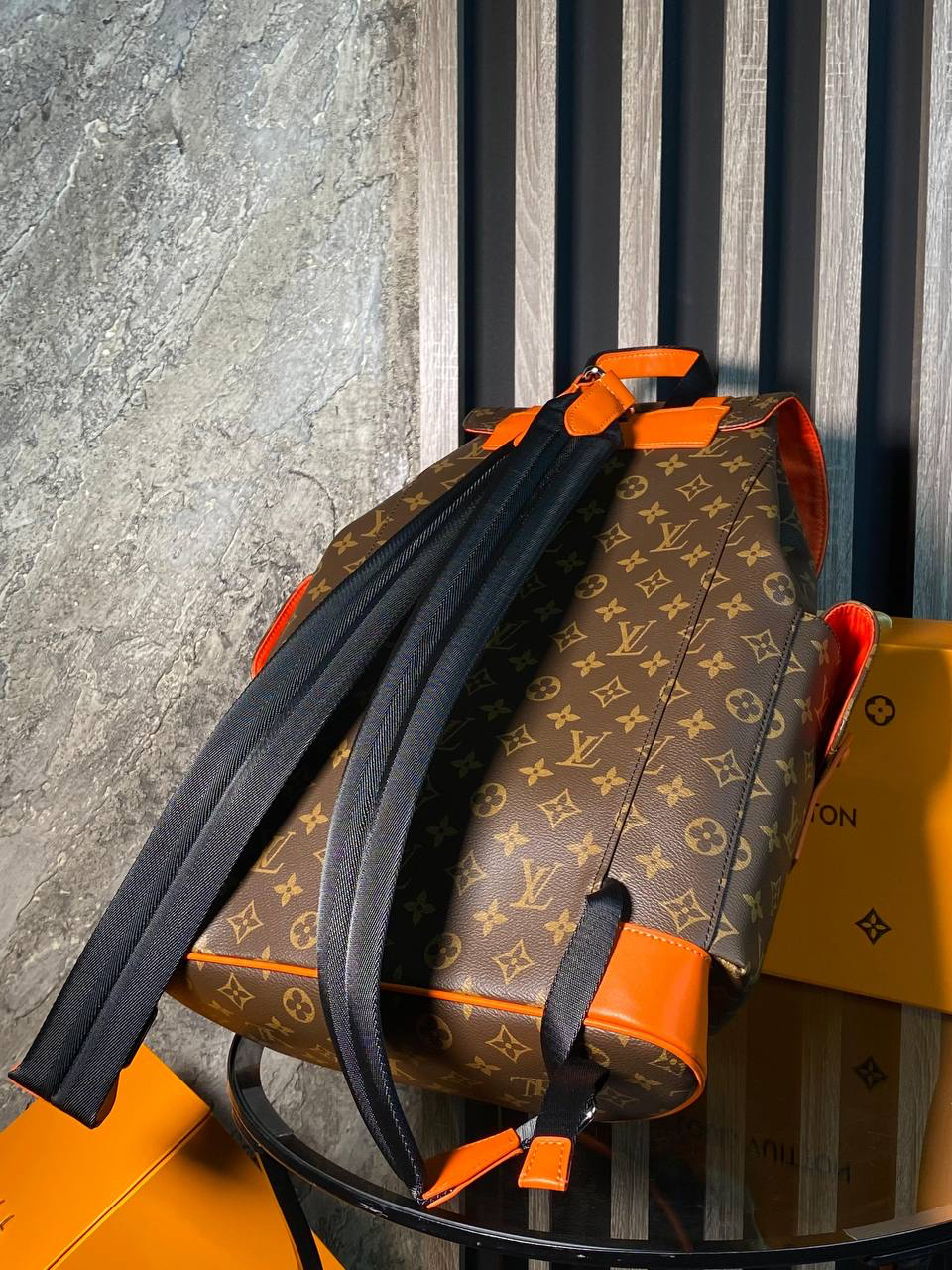 МУЖСКОЙ РЮКЗАК LOUIS VUITTON детальное фото