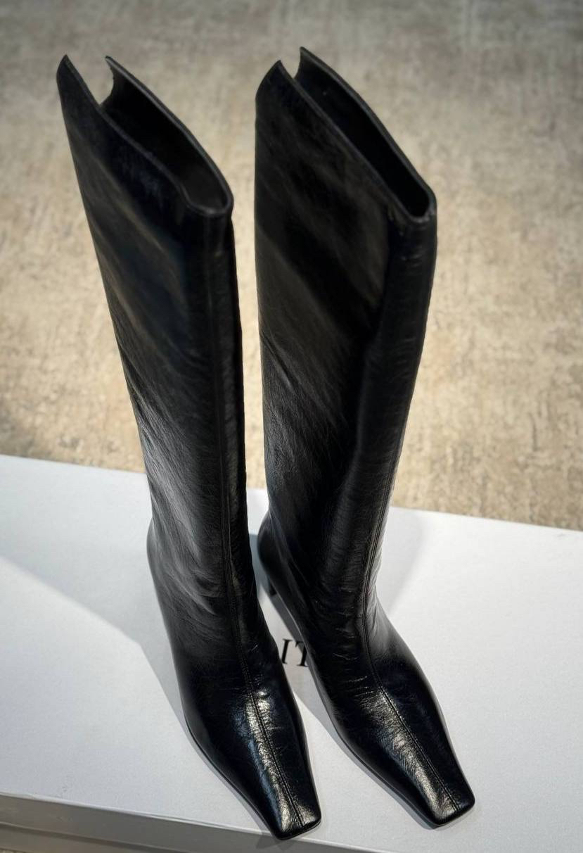 САПОГИ KHAITE детальное фото