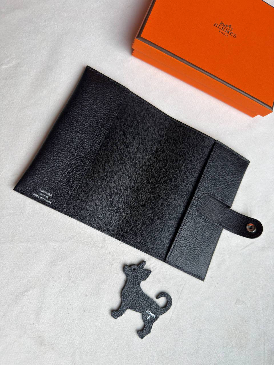 ОБЛОЖКА НА ПАСПОРТ HERMES детальное фото