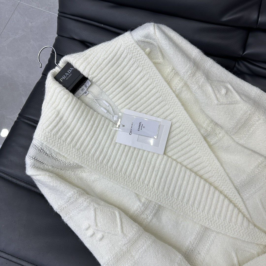 КАРДИГАН CHANEL детальное фото