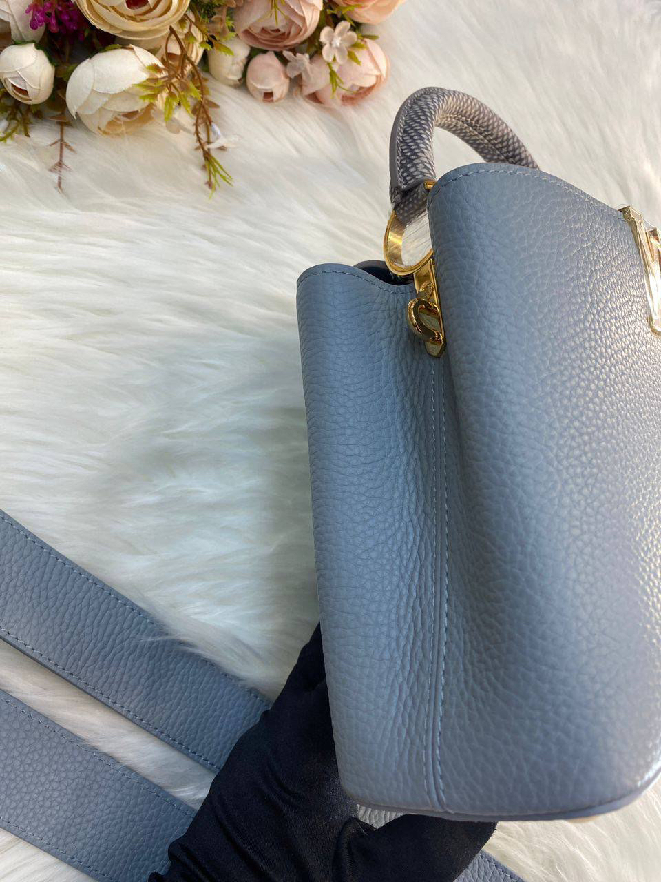 СУМКА LOUIS VUITTON CAPUCINES детальное фото