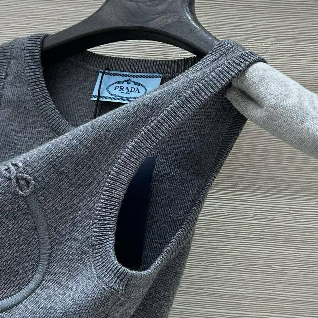 МАЙКА PRADA детальное фото