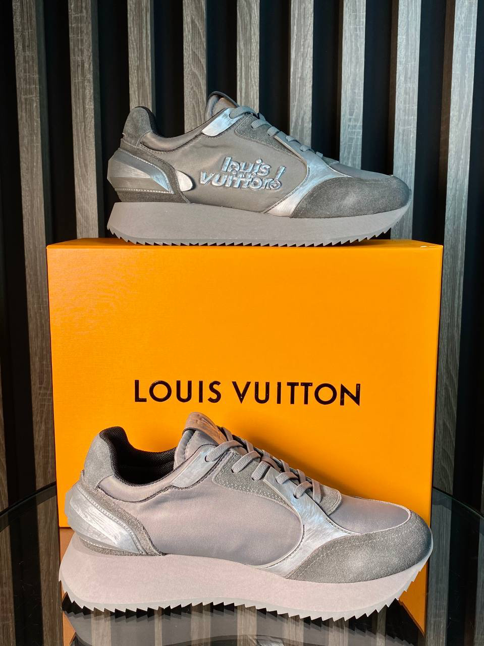 МУЖСКИЕ КРОССОВКИ LOUIS VUITTON детальное фото