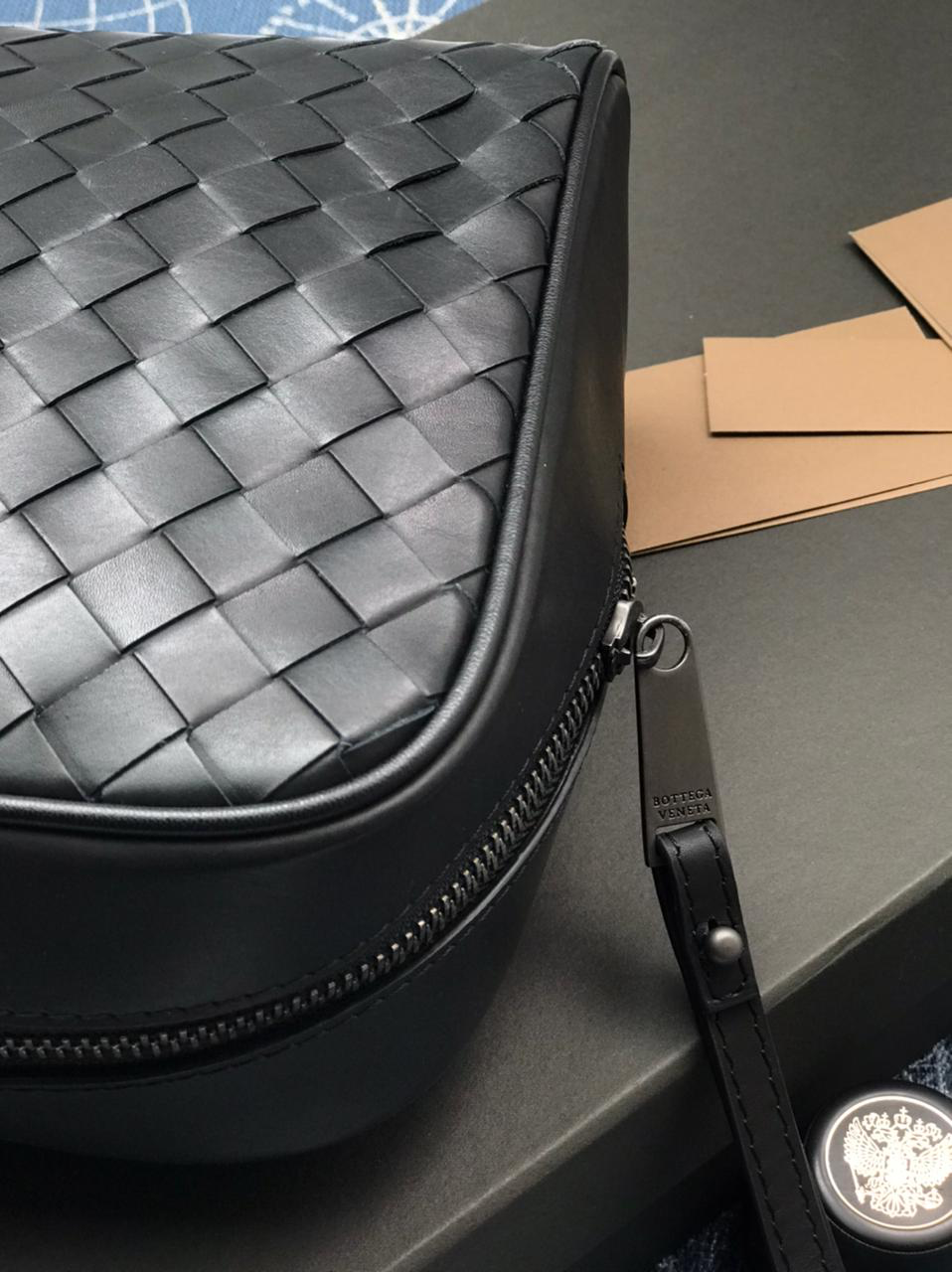 МУЖСКОЙ КЛАТЧ BOTTEGA VENETA детальное фото