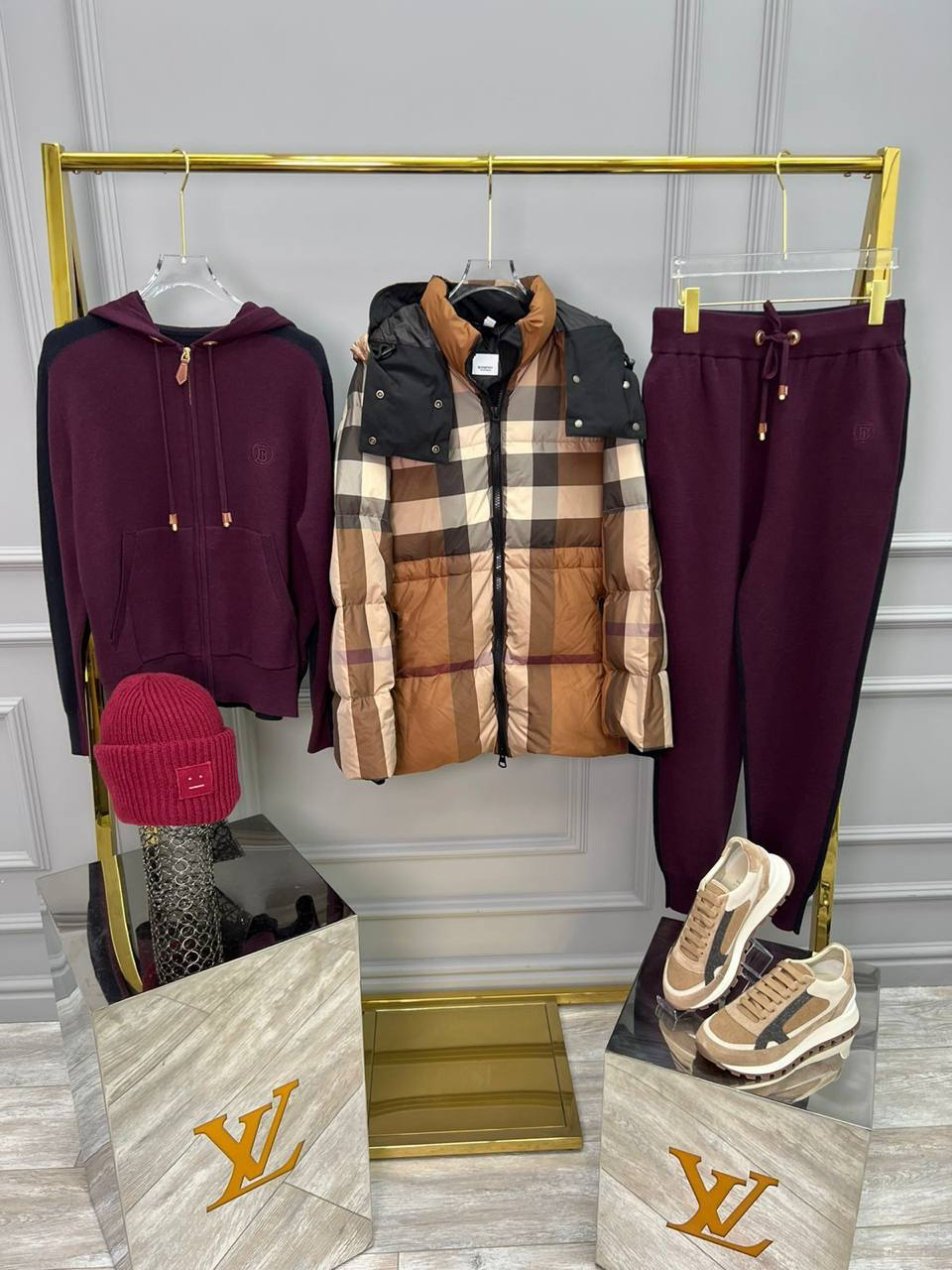 КОСТЮМ BURBERRY детальное фото