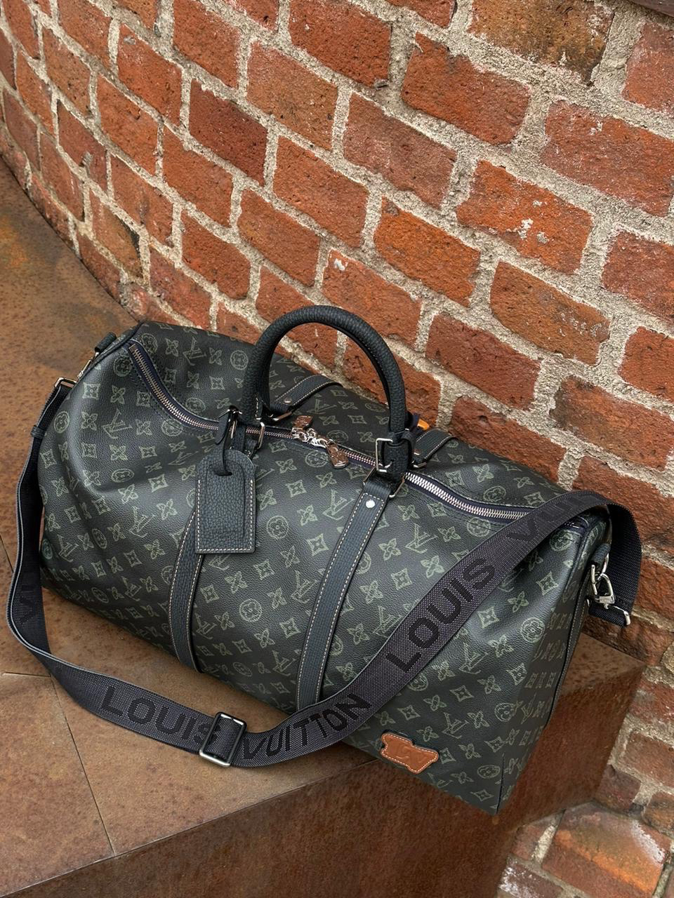 ДОРОЖНАЯ СУМКА LOUIS VUITTON детальное фото