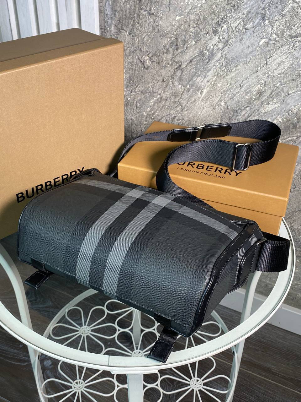 МУЖСКАЯ СУМКА МЕССЕНДЖЕР BURBERRY детальное фото