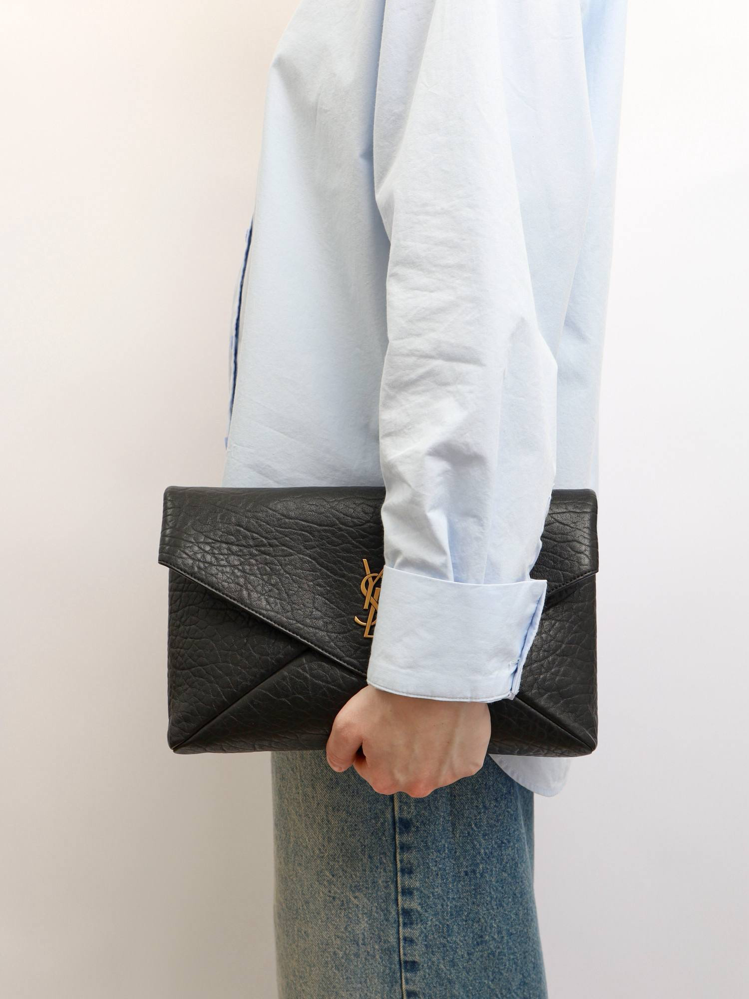 КЛАТЧ SAINT LAURENT детальное фото