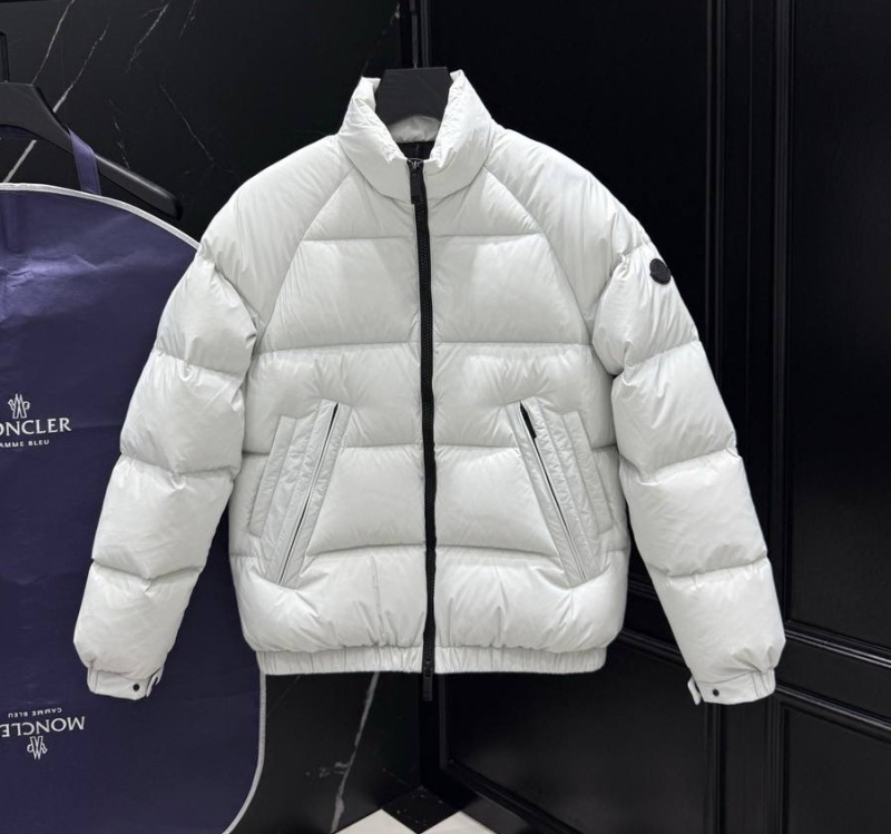 МУЖСКОЙ ПУХОВИК MONCLER фото
