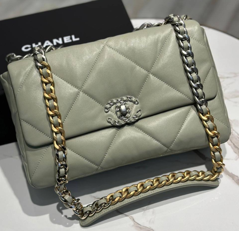 СУМКА CHANEL 19 фото