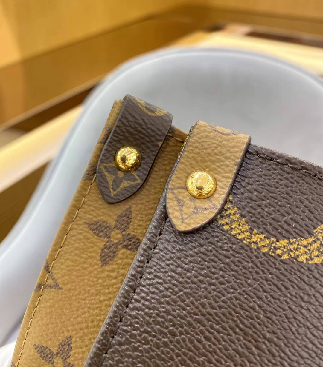 СУМКА LOUIS VUITTON ONTHEGO детальное фото