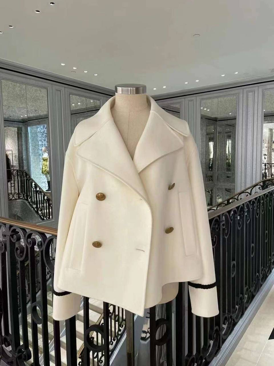 ПАЛЬТО CHRISTIAN DIOR детальное фото