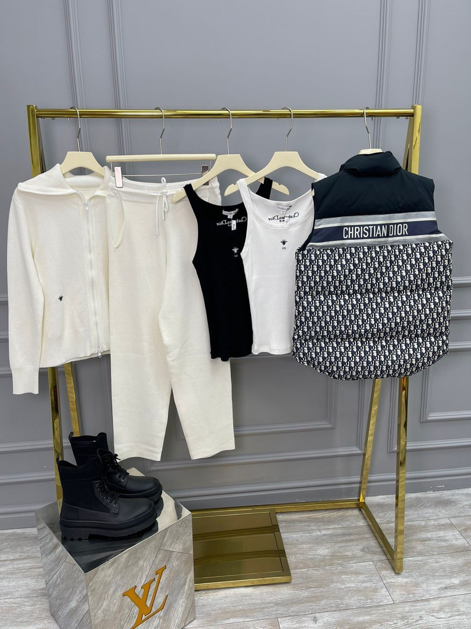 КОСТЮМ CHRISTIAN DIOR детальное фото