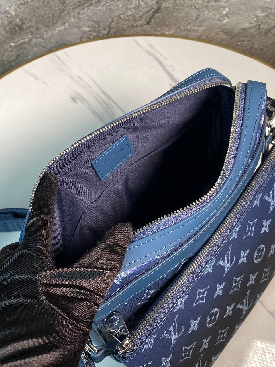 МУЖСКАЯ СУМКА МЕССЕНДЖЕР LOUIS VUITTON детальное фото