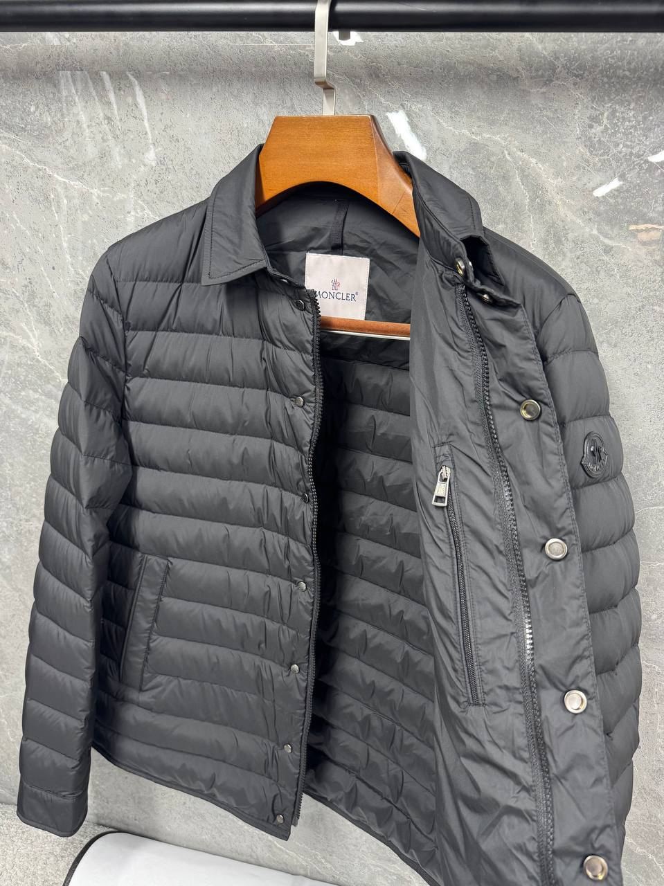 МУЖСКАЯ КУРТКА MONCLER детальное фото