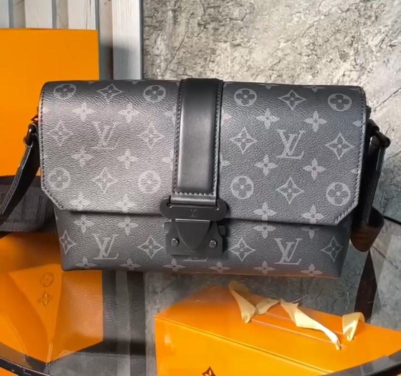 МУЖСКАЯ СУМКА МЕССЕНДЖЕР LOUIS VUITTON фото