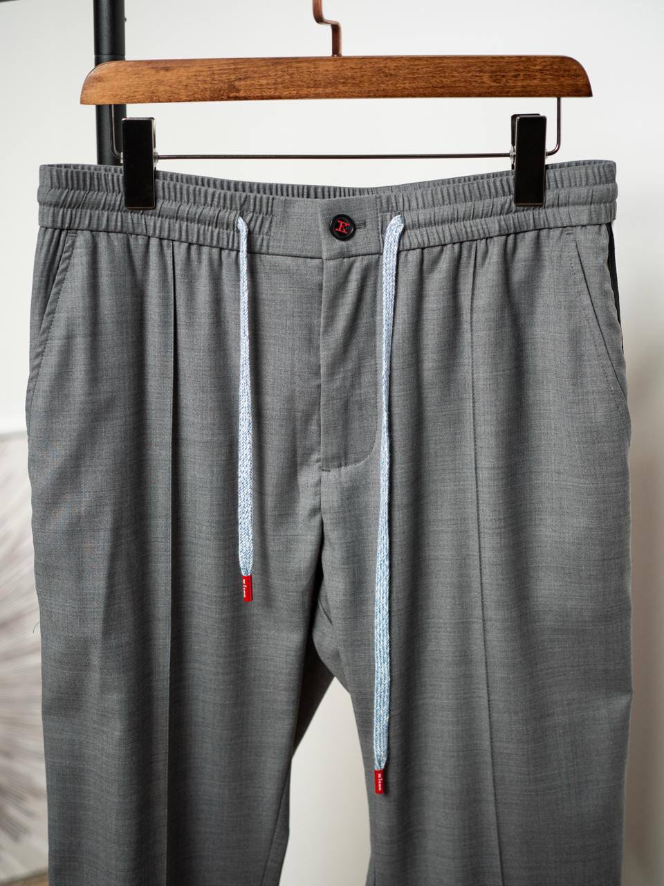 МУЖСКОЙ КОСТЮМ KITON детальное фото