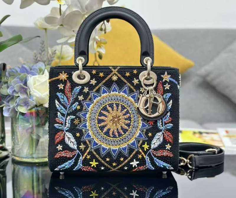 СУМКА CHRISTIAN DIOR LADY фото