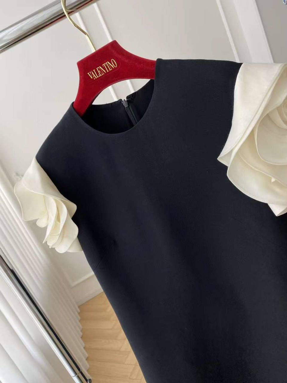 ПЛАТЬЕ VALENTINO детальное фото