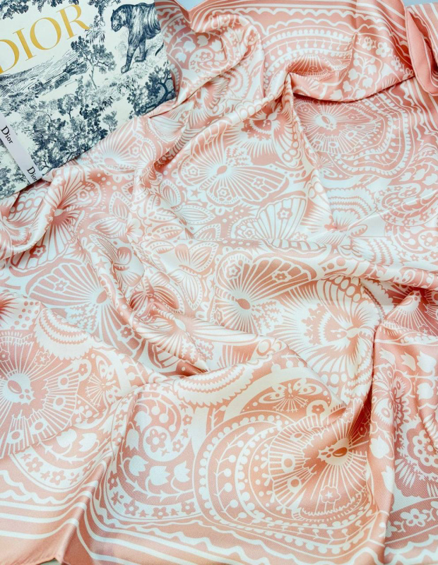 ПЛАТОК CHRISTIAN DIOR фото