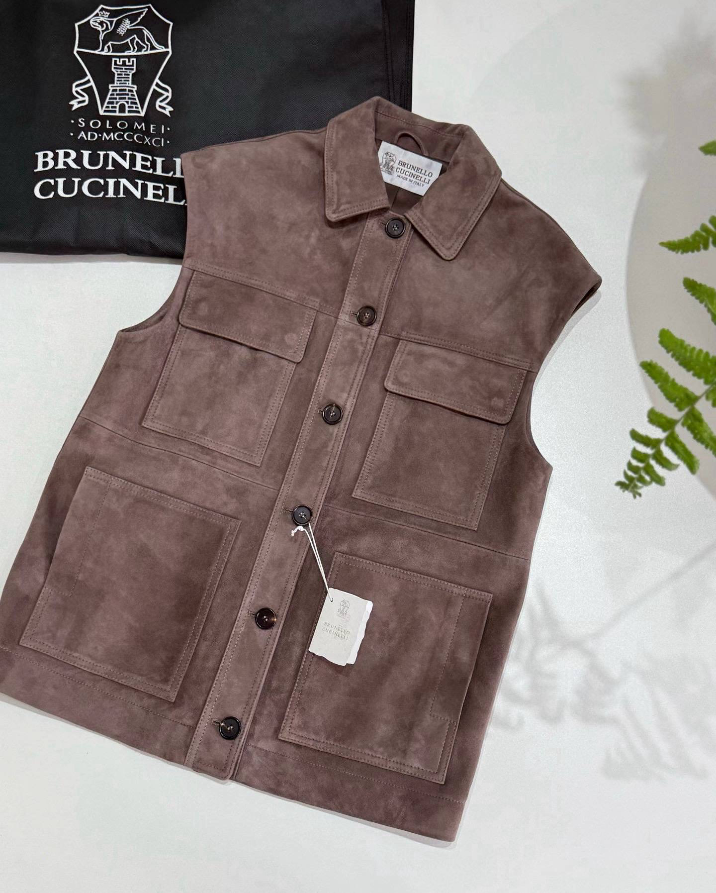 ЖИЛЕТ BRUNELLO CUCINELLI детальное фото