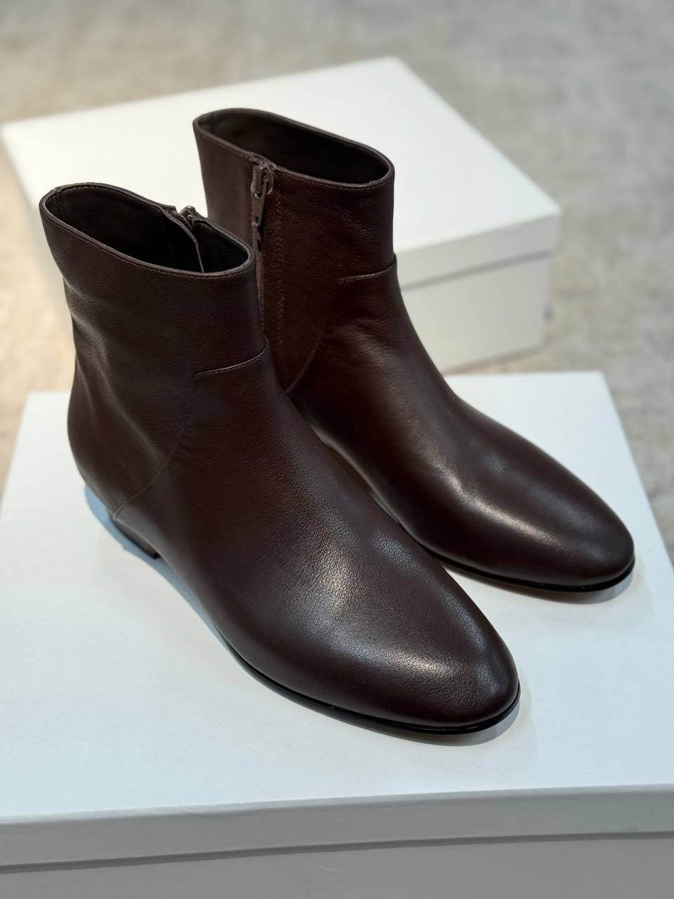 БОТИЛЬОНЫ THE ROW детальное фото