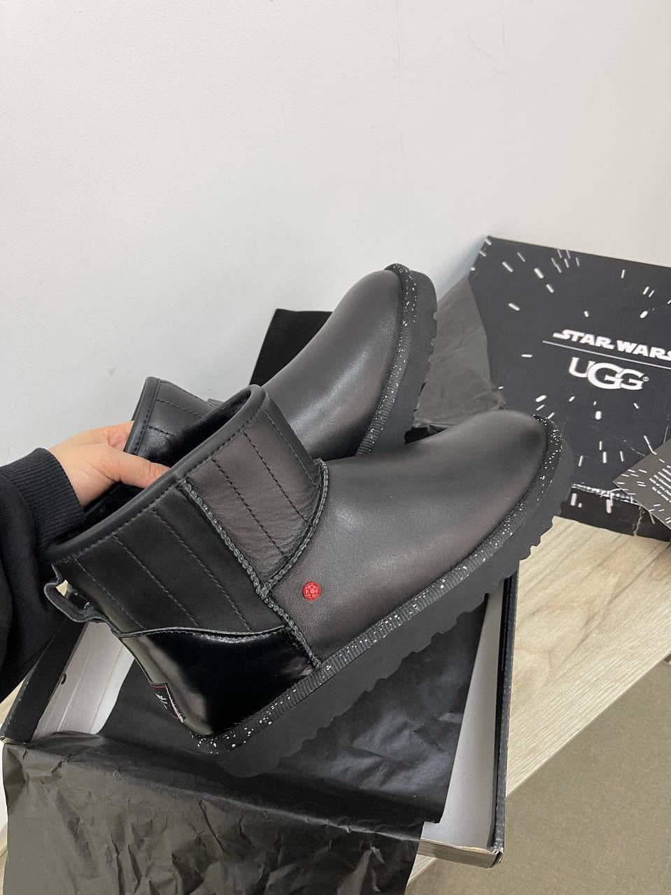 МУЖСКИЕ УГГИ UGG MENS CLASSIC MINI STAR WARS детальное фото