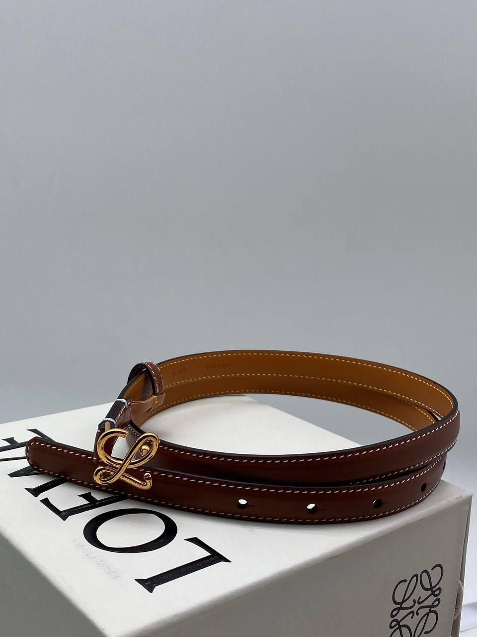 ЖЕНСКИЙ РЕМЕНЬ LOEWE детальное фото