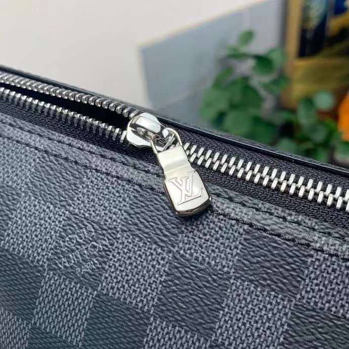 МУЖСКОЙ НЕСЕССЕР КОСМЕТИЧКА LOUIS VUITTON детальное фото