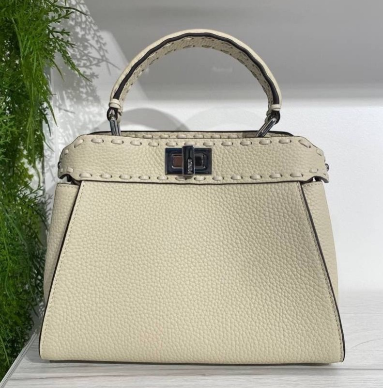 СУМКА FENDI PEEKABOO фото