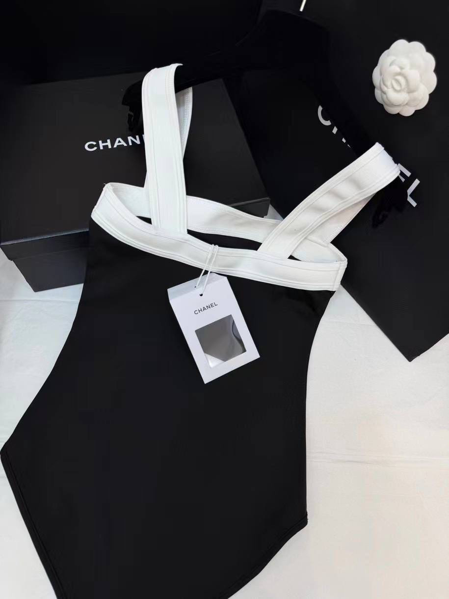 КУПАЛЬНИК CHANEL детальное фото