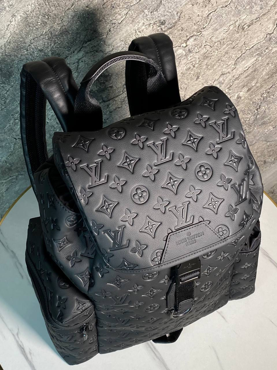 МУЖСКОЙ РЮКЗАК LOUIS VUITTON детальное фото