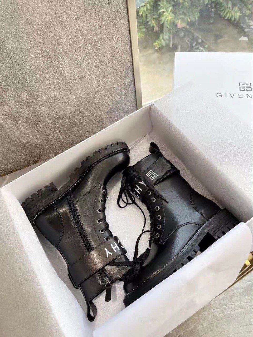БОТИНКИ GIVENCHY детальное фото