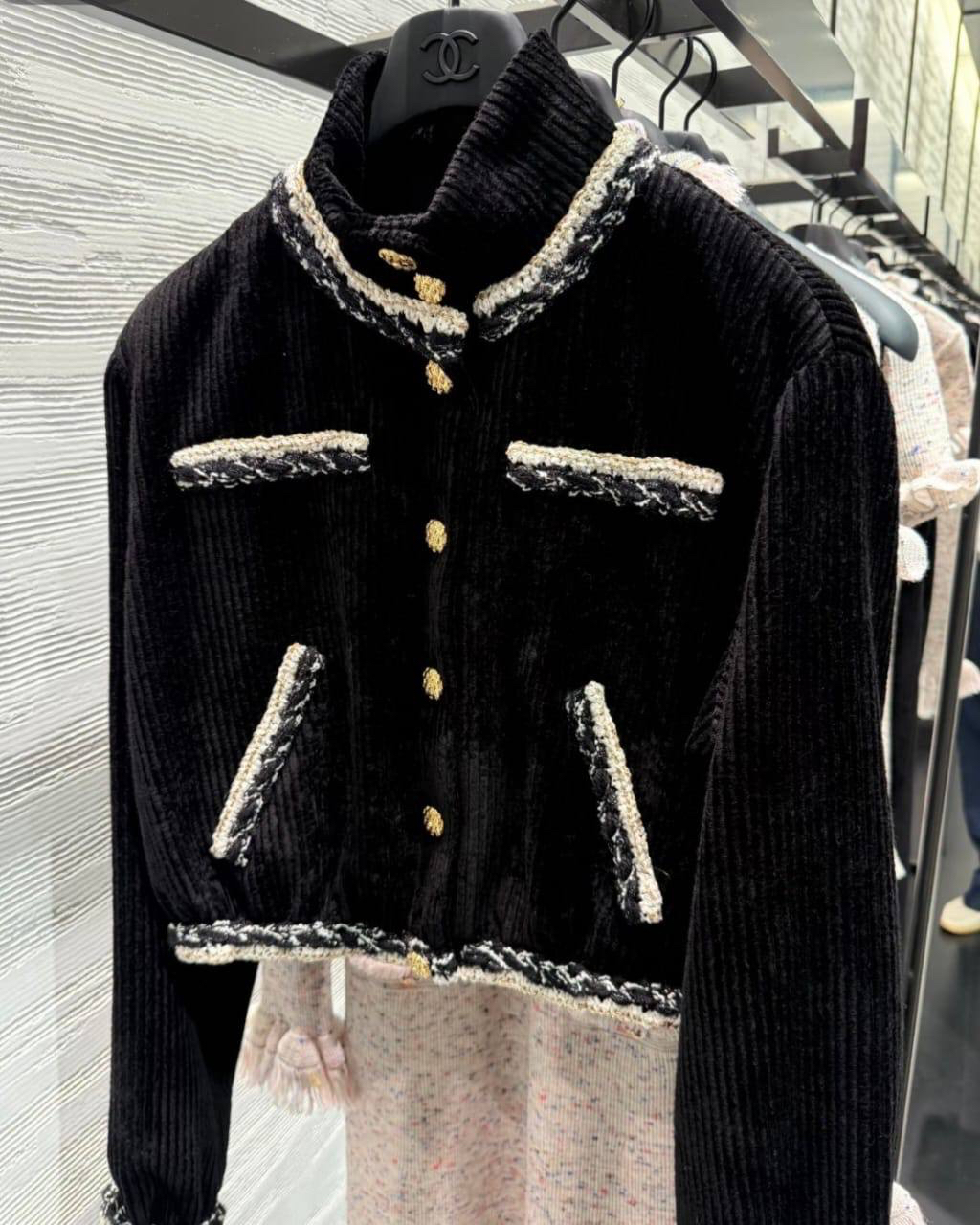 БОМБЕР CHANEL детальное фото