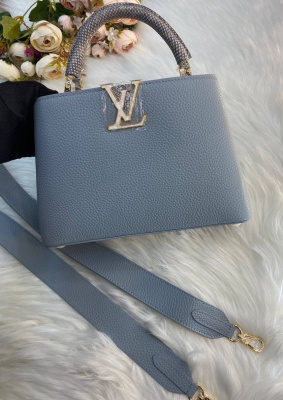СУМКА LOUIS VUITTON CAPUCINES фото