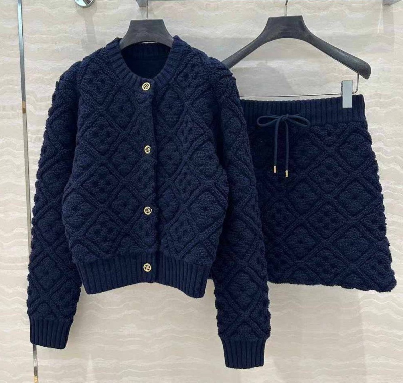 КОСТЮМ LOUIS VUITTON фото