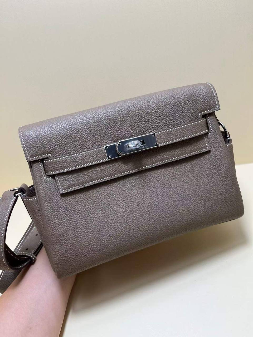 МУЖСКАЯ СУМКА МЕССЕНДЖЕР HERMES детальное фото