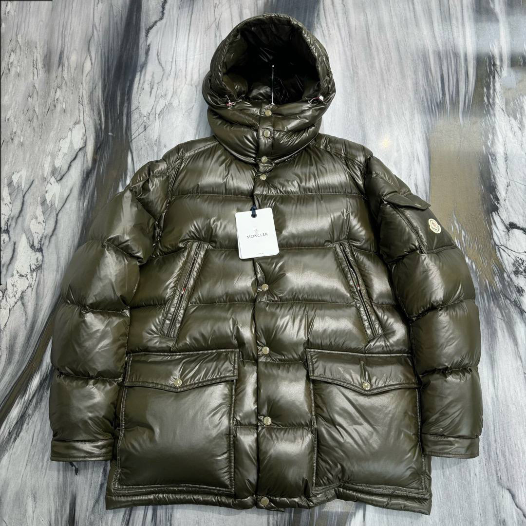 МУЖСКОЙ ПУХОВИК MONCLER детальное фото