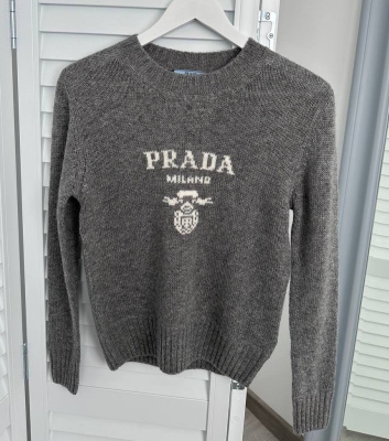 СВИТЕР PRADA фото