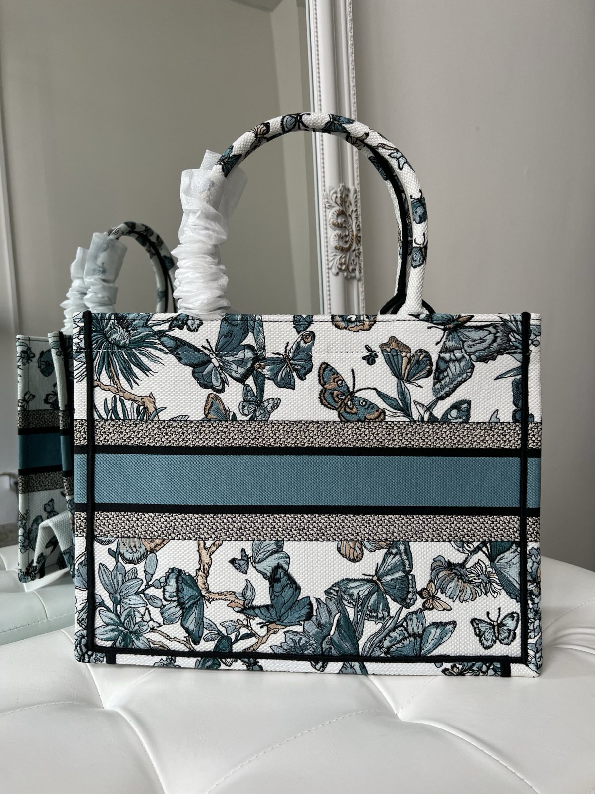 СУМКА CHRISTIAN DIOR BOOK 36 детальное фото