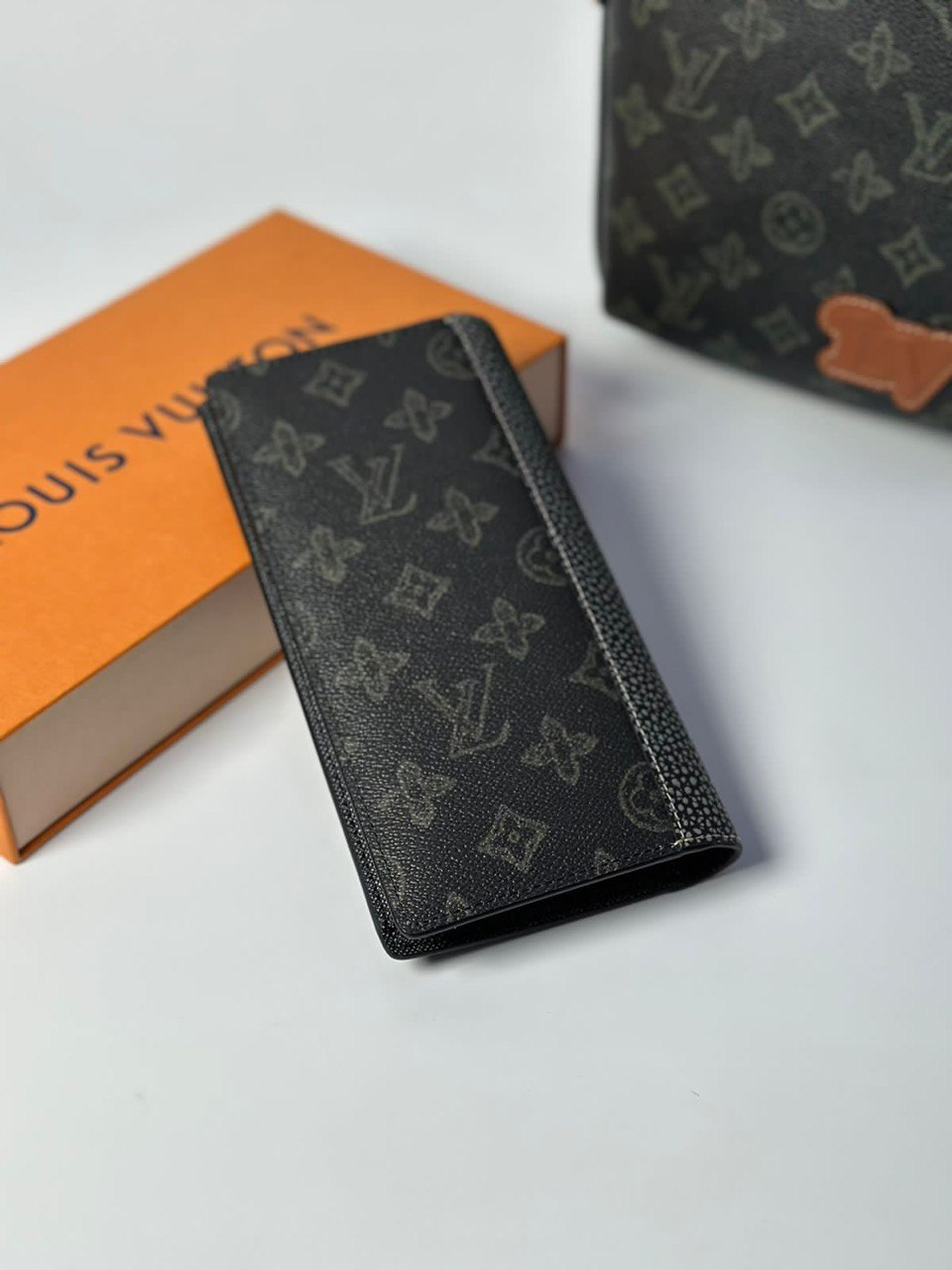 МУЖСКОЙ КАРТХОЛДЕР LOUIS VUITTON детальное фото