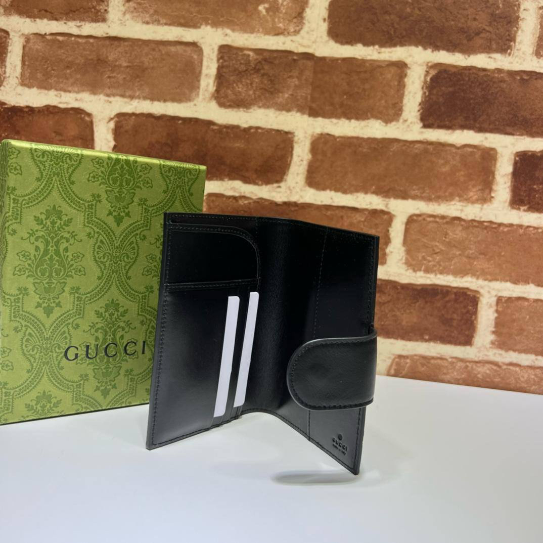 МУЖСКАЯ ОБОЖКА НА ПАСПОРТ GUCCI детальное фото