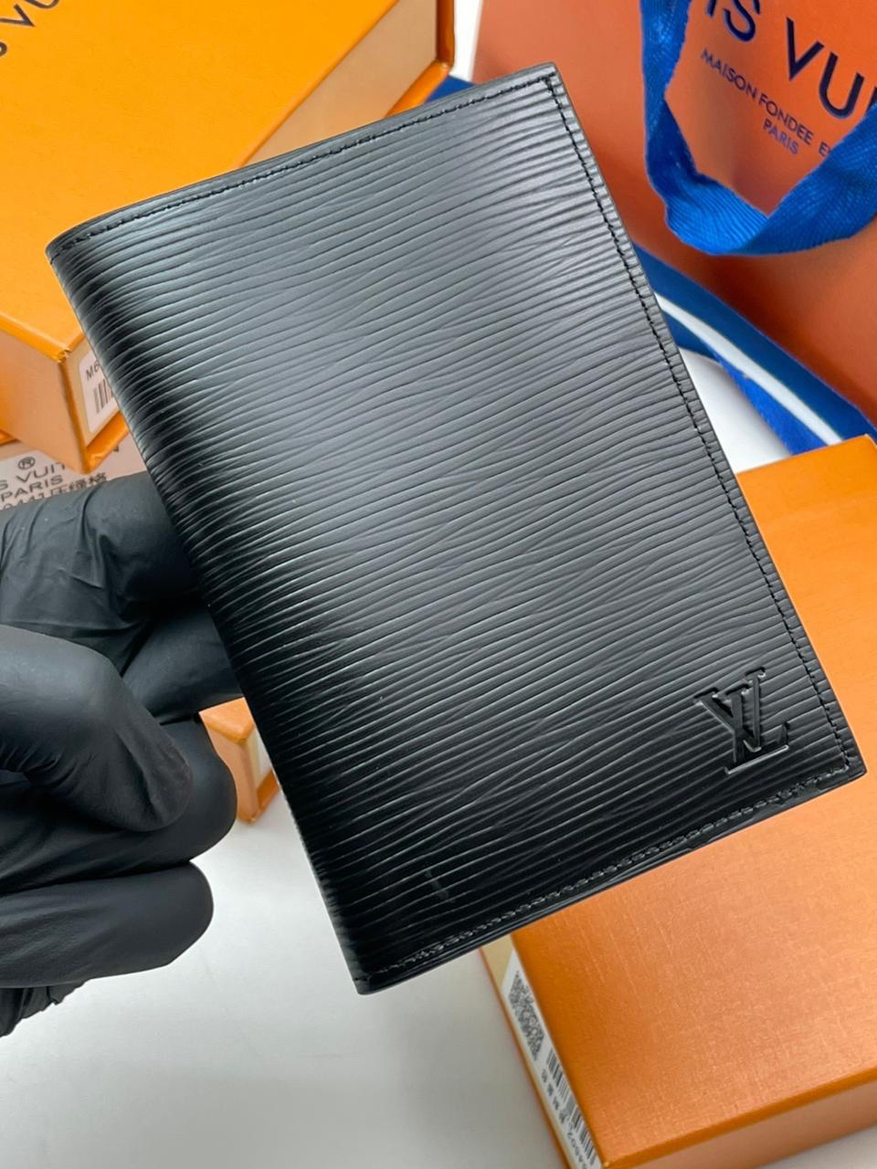 ОБЛОЖКА НА ПАСПОРТ LOUIS VUITTON детальное фото