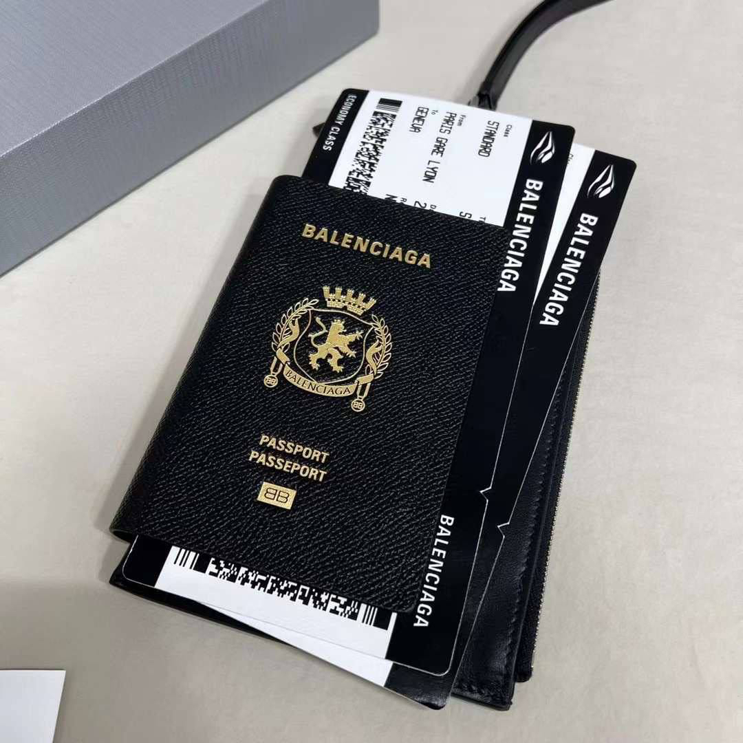 СУМКА BALENCIAGA PASSPORT PHONE HOLDER BLACK детальное фото