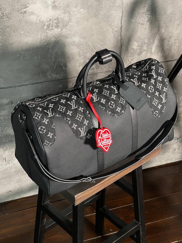 ДОРОЖНАЯ СУМКА LOUIS VUITTON детальное фото
